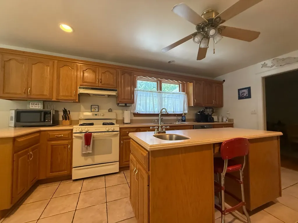 398 Main Street Vineyard Haven MA 02568