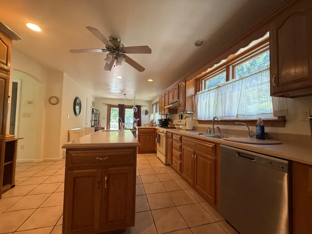 398 Main Street Vineyard Haven MA 02568