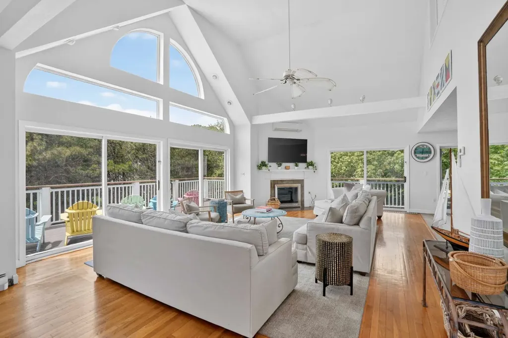 9 Thaxter Lane Edgartown MA 02539