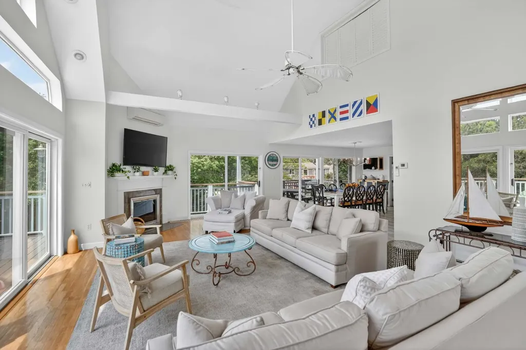 9 Thaxter Lane Edgartown MA 02539