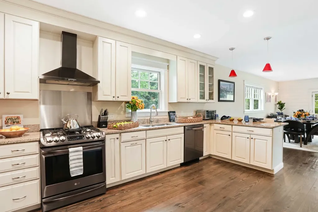 54 Amelias Crossing Vineyard Haven MA 02568