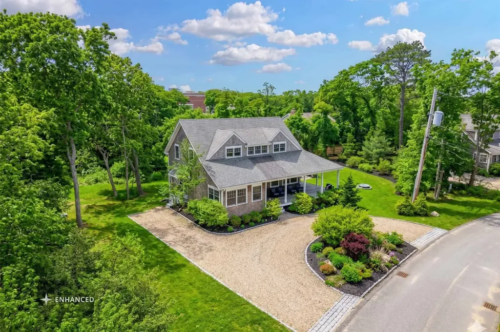 54 Amelias Crossing Vineyard Haven MA 02568