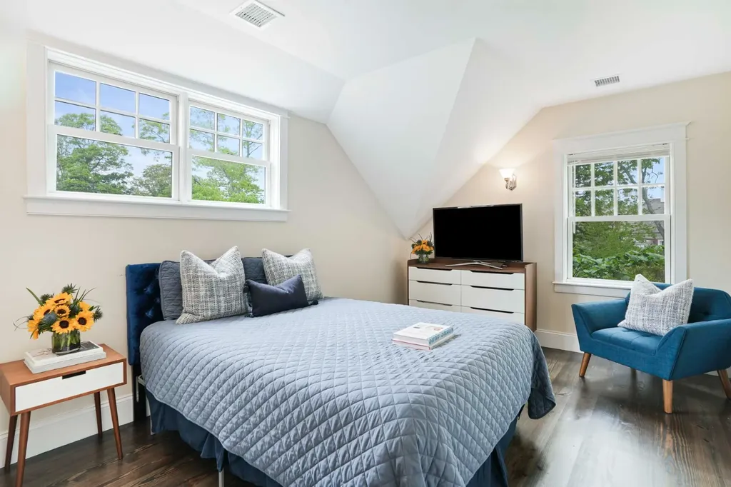 54 Amelias Crossing Vineyard Haven MA 02568