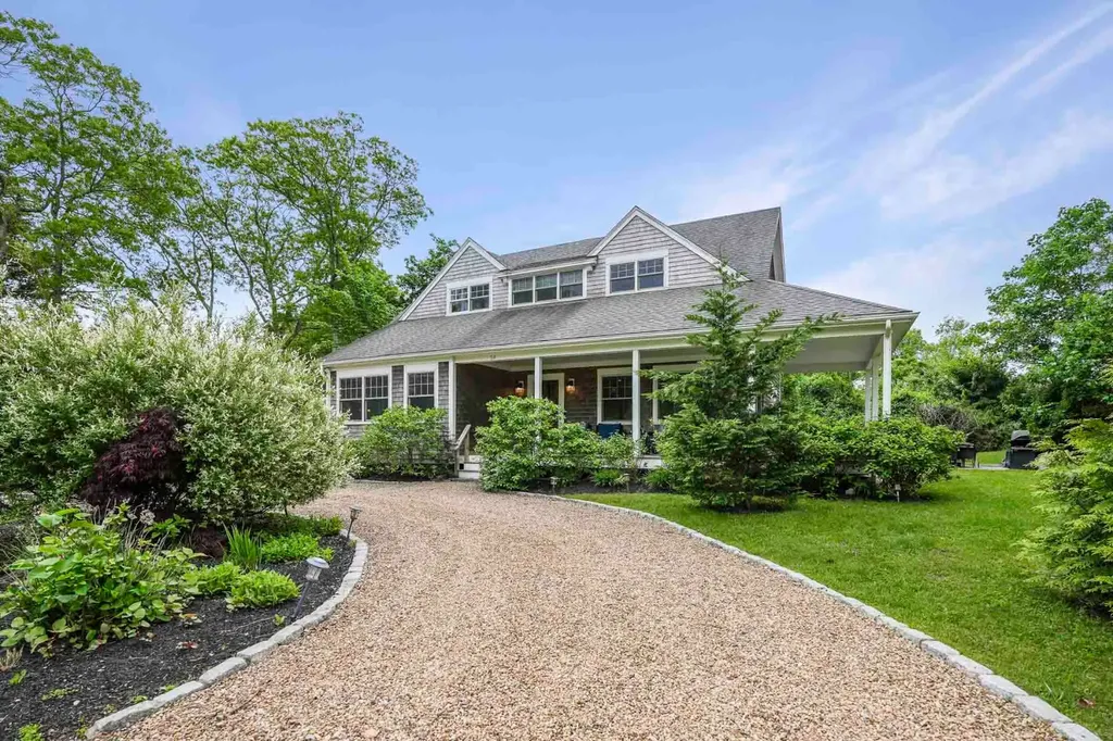 54 Amelias Crossing Vineyard Haven MA 02568