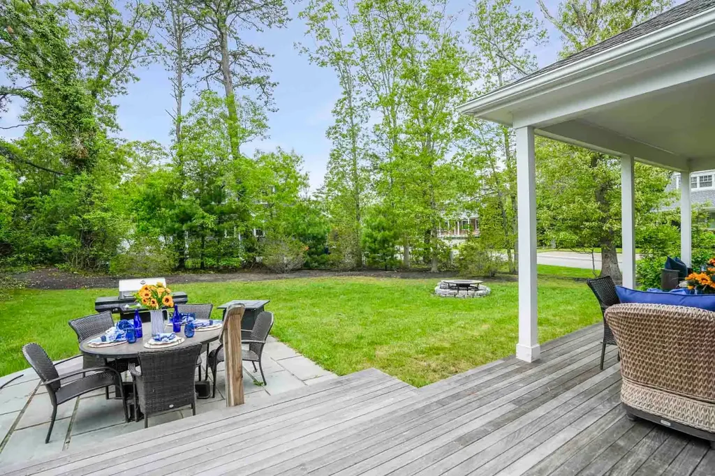 54 Amelias Crossing Vineyard Haven MA 02568