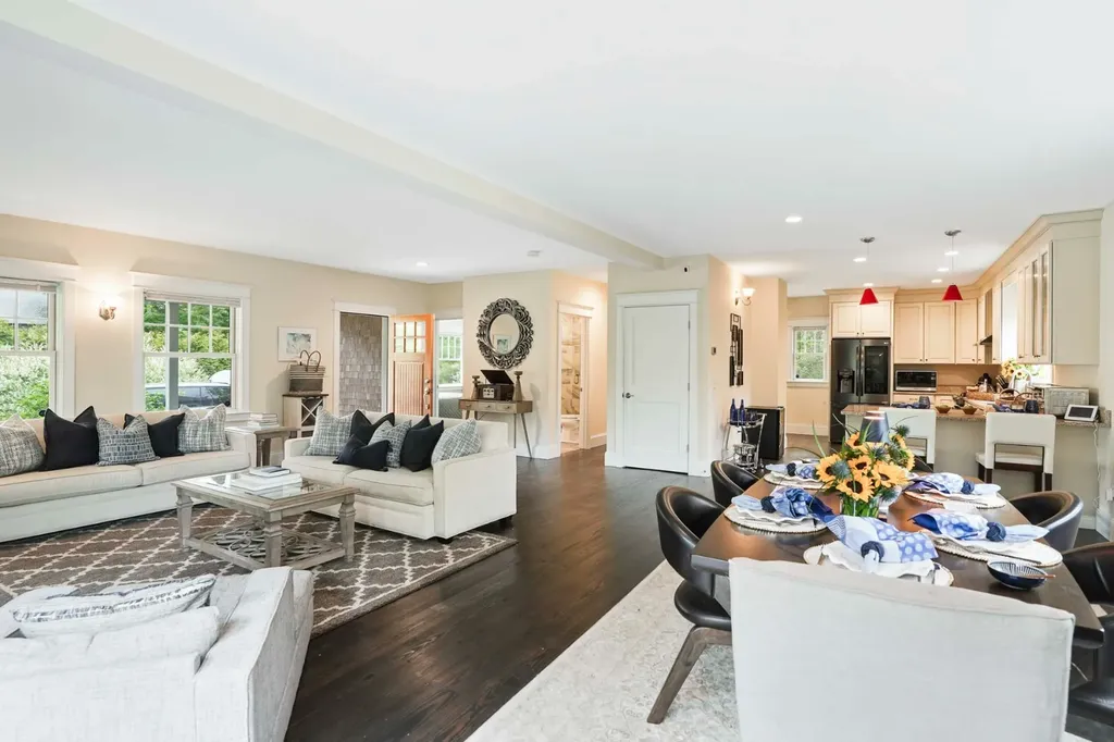 54 Amelias Crossing Vineyard Haven MA 02568