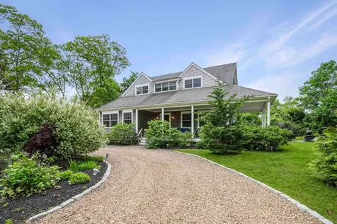54 Amelia's Crossing Vineyard Haven MA 02568