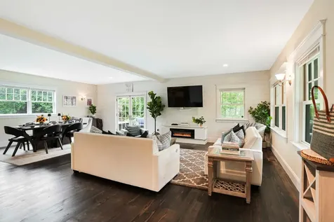54 Amelia's Crossing Vineyard Haven MA 02568