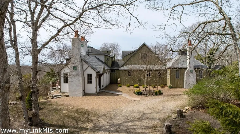11 By The Woods Chilmark MA 02535