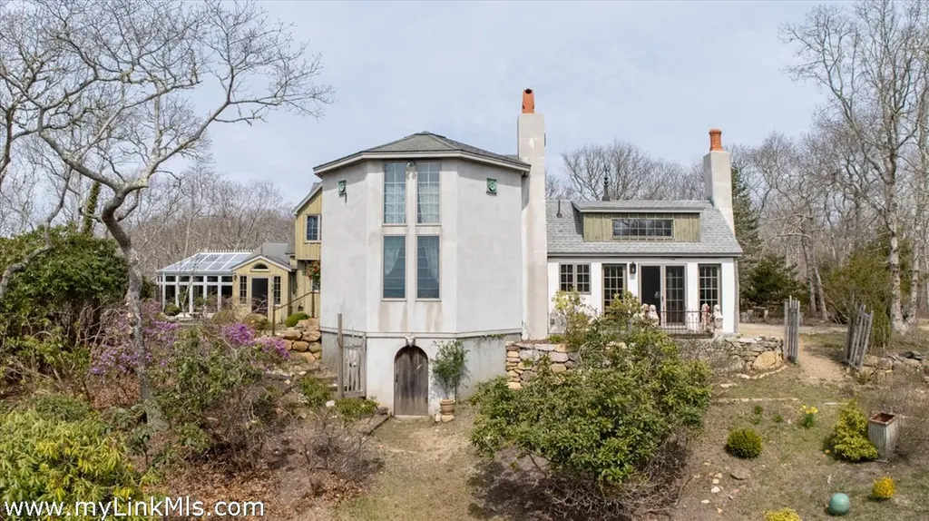 11 By The Woods Chilmark MA 02535