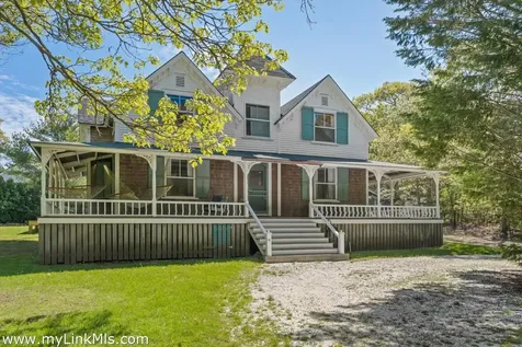 16 Atlantic Avenue Oak Bluffs MA 02557