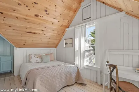 16 Atlantic Avenue Oak Bluffs MA 02557