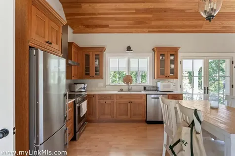 16 Atlantic Avenue Oak Bluffs MA 02557