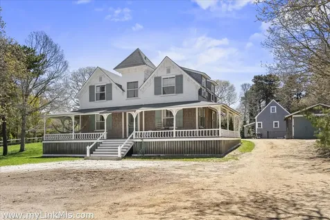 16 Atlantic Avenue Oak Bluffs MA 02557