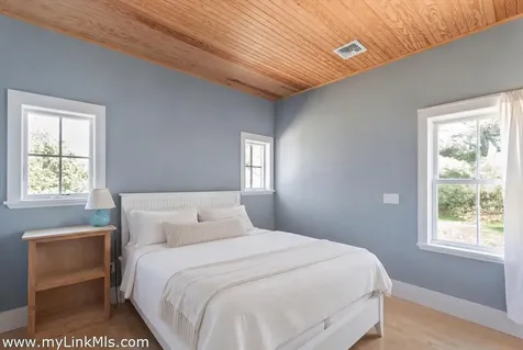 16 Atlantic Avenue Oak Bluffs MA 02557
