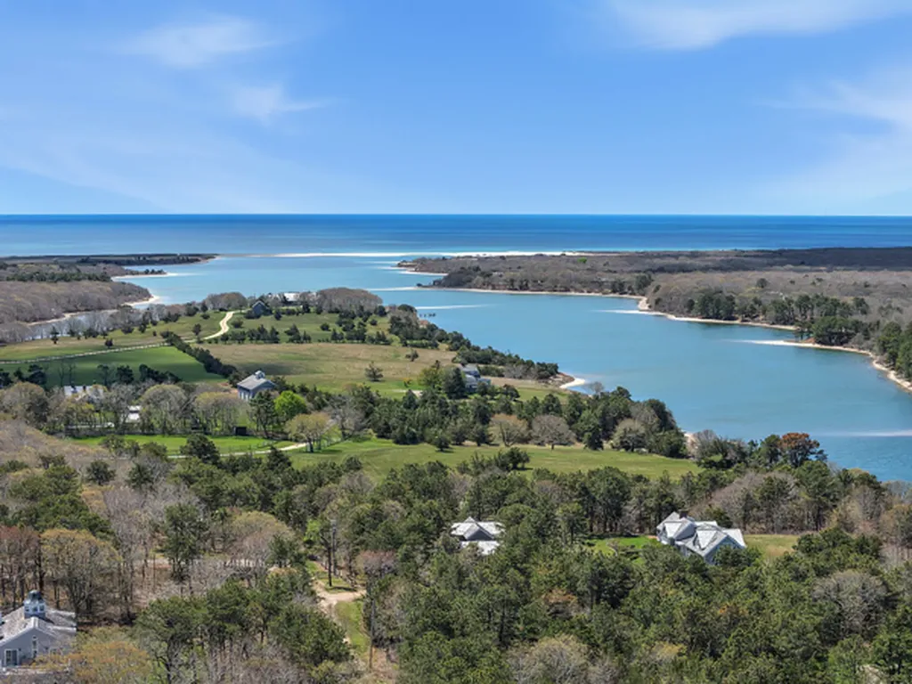 82 Oyster Pond Road Edgartown MA 02539