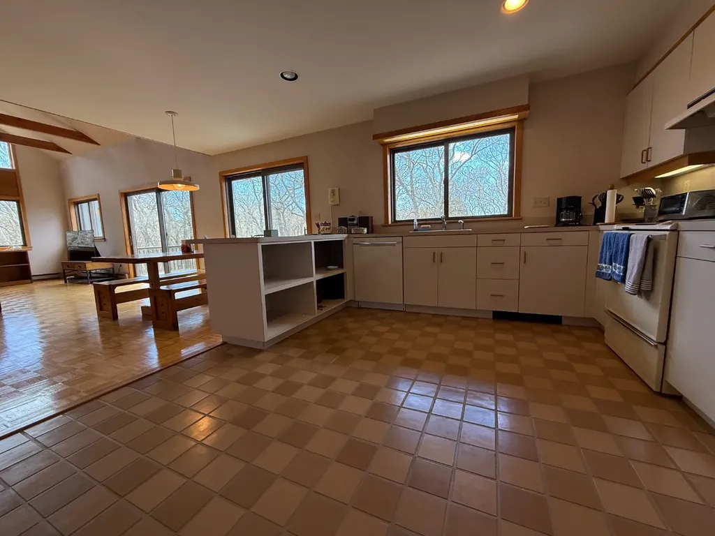 82 Oyster Pond Road Edgartown MA 02539