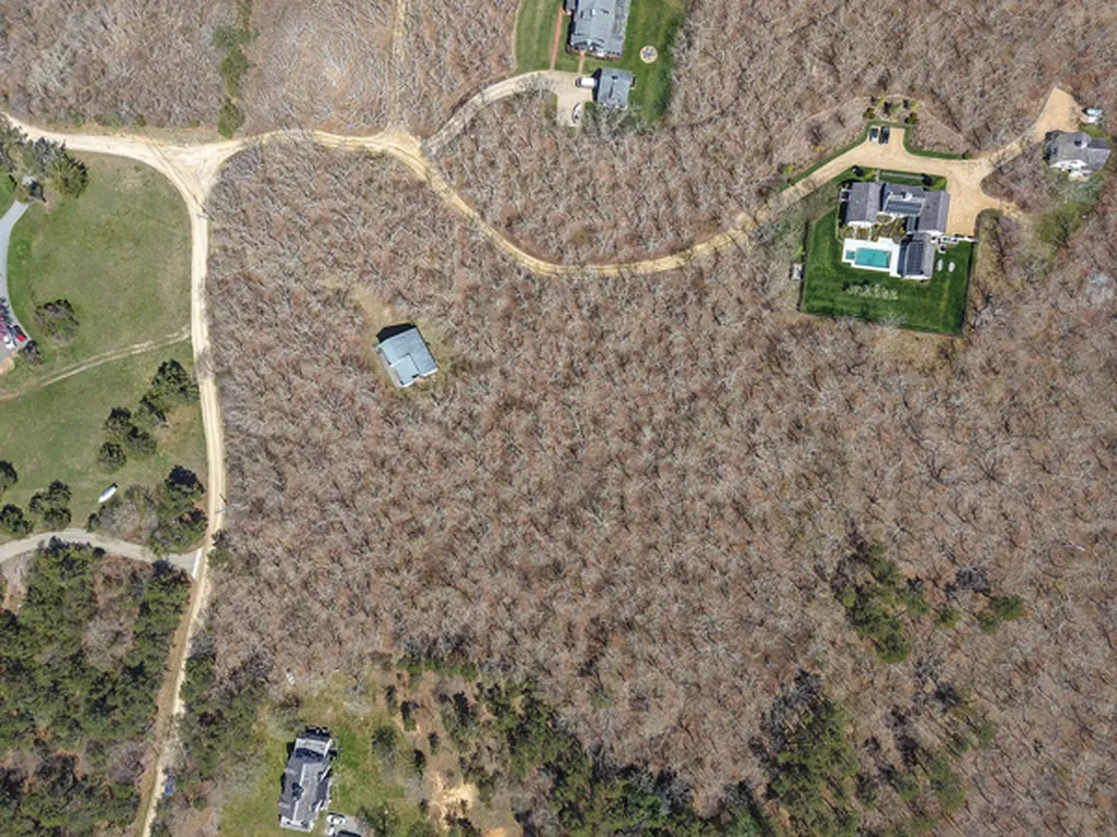 82 Oyster Pond Road Edgartown MA 02539