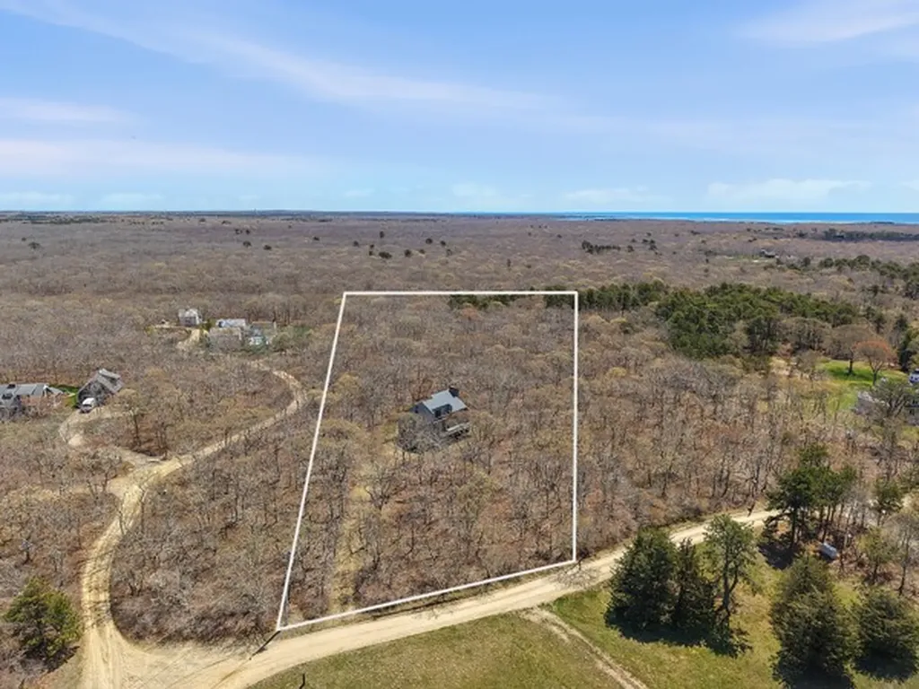 82 Oyster Pond Road Edgartown MA 02539
