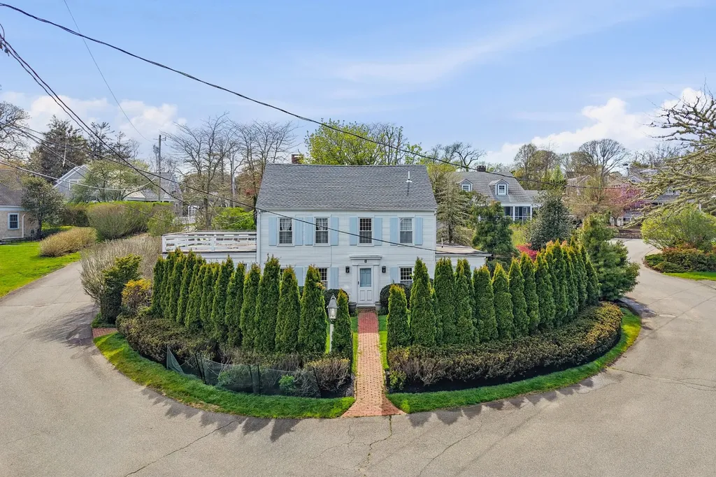 8 Atwood Circle Edgartown MA 02539