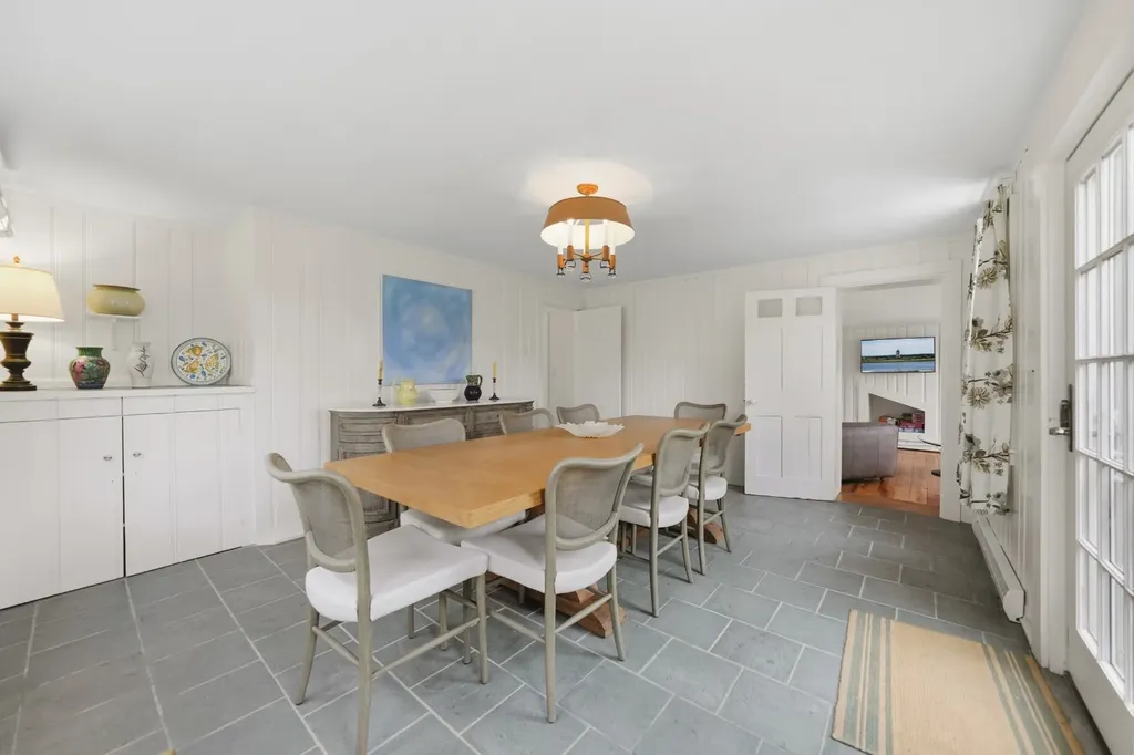 8 Atwood Circle Edgartown MA 02539