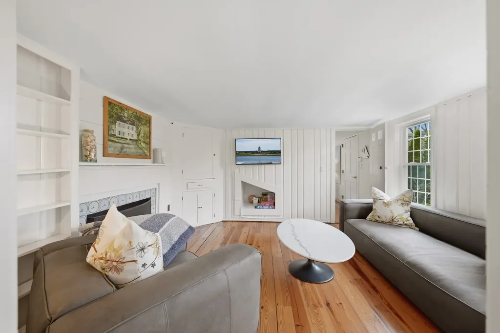 8 Atwood Circle Edgartown MA 02539