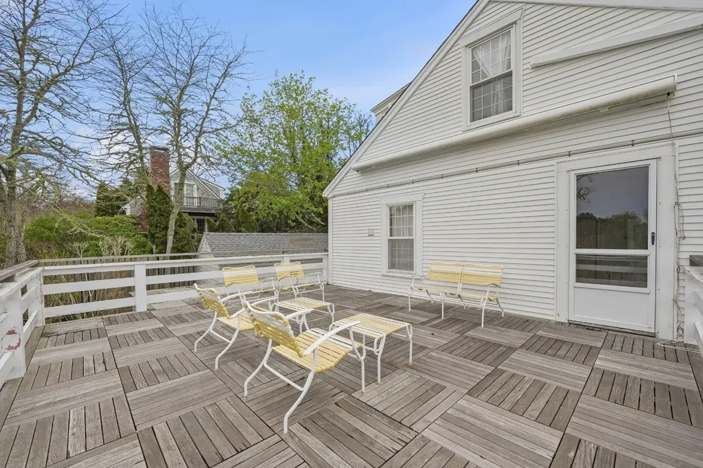 8 Atwood Circle Edgartown MA 02539