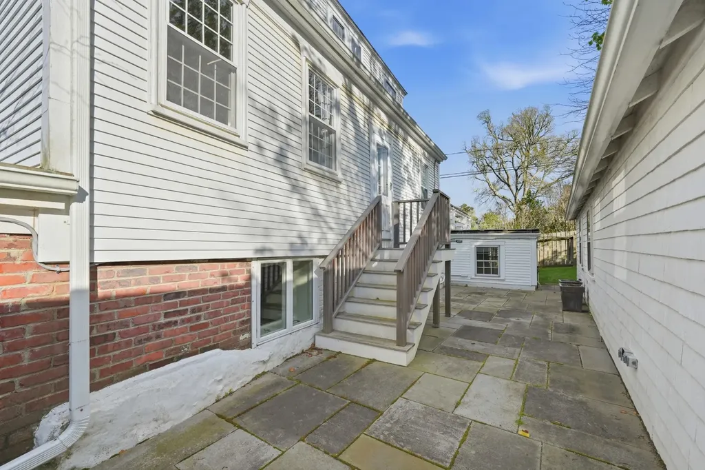 8 Atwood Circle Edgartown MA 02539