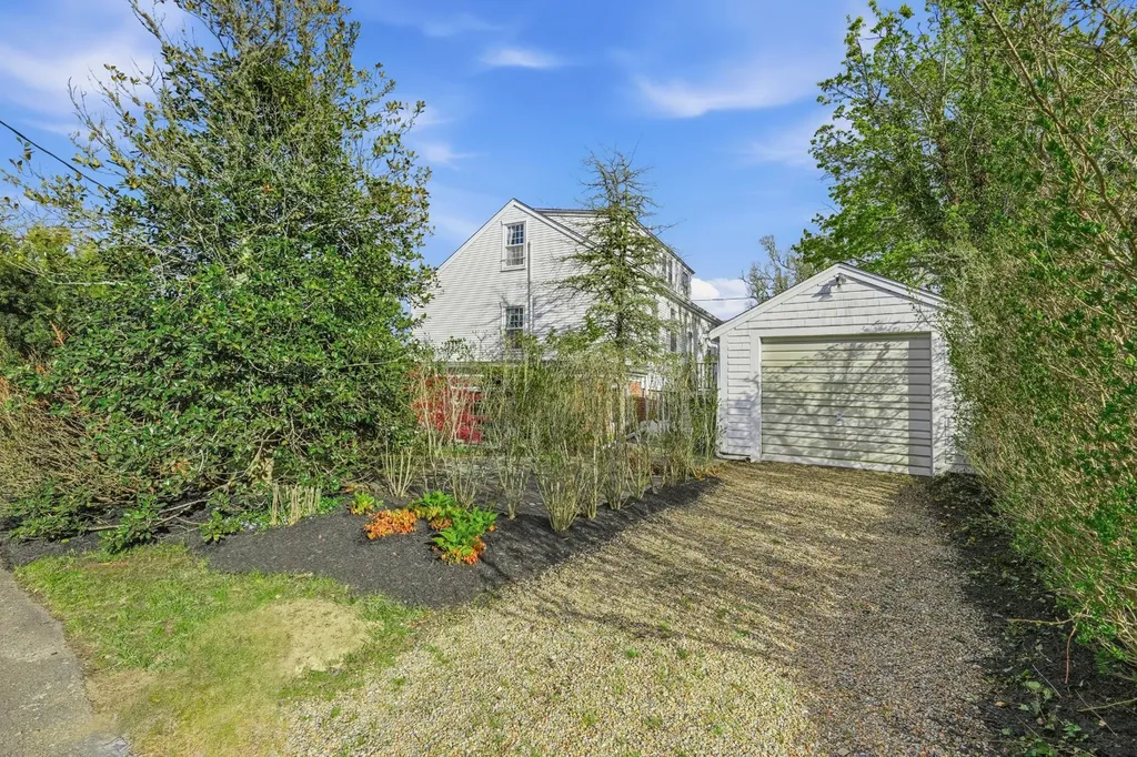 8 Atwood Circle Edgartown MA 02539
