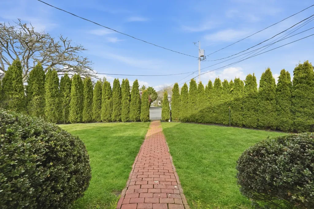 8 Atwood Circle Edgartown MA 02539