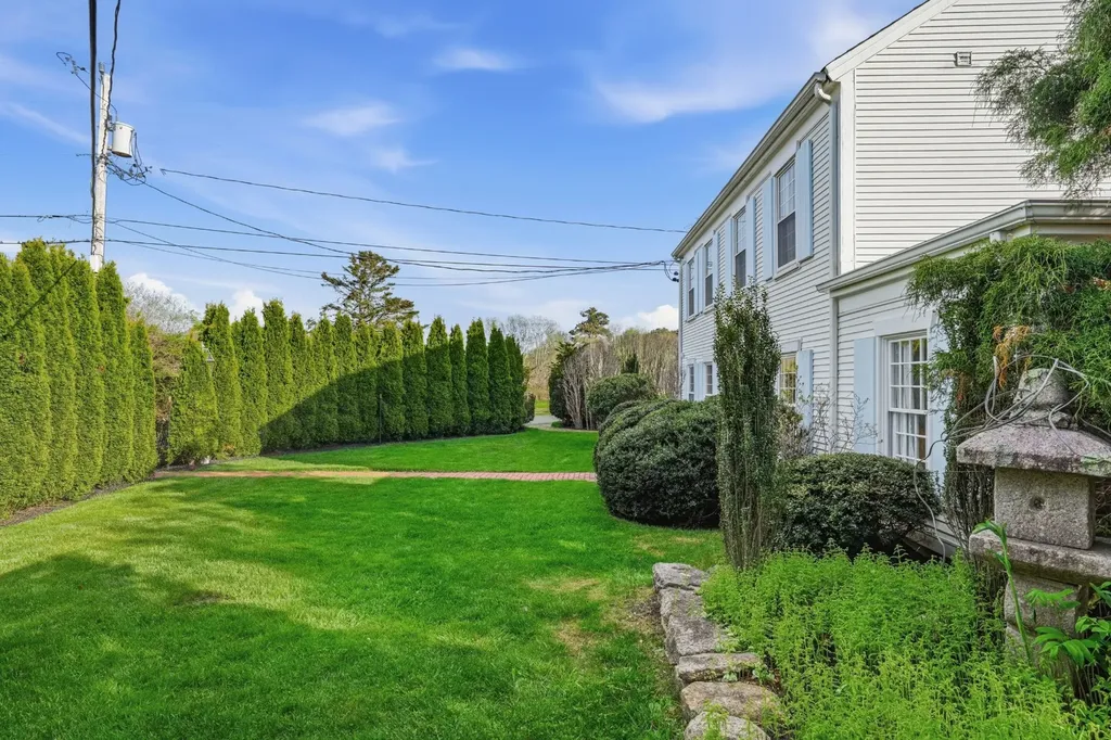 8 Atwood Circle Edgartown MA 02539