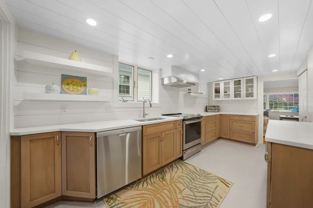 8 Atwood Circle Edgartown MA 02539