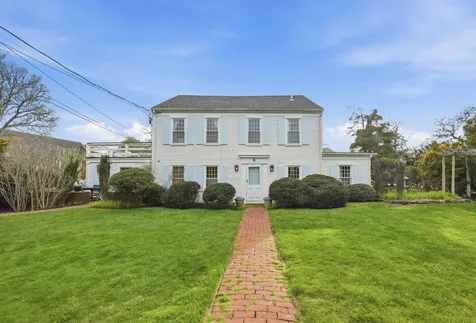 8 Atwood Circle Edgartown MA 02539
