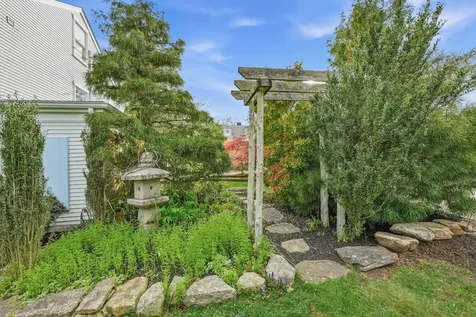 8 Atwood Circle Edgartown MA 02539