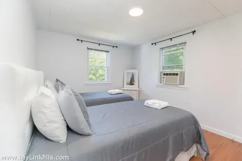124 Skiff Avenue Vineyard Haven MA 02568