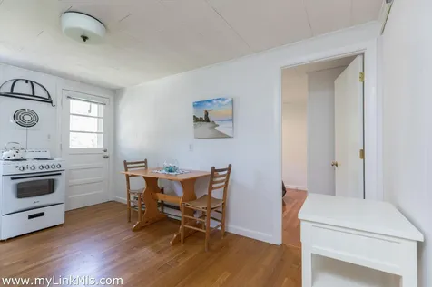 124 Skiff Avenue Vineyard Haven MA 02568
