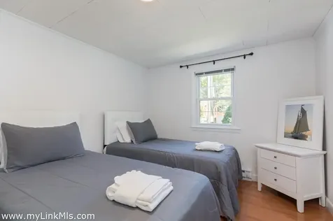 124 Skiff Avenue Vineyard Haven MA 02568