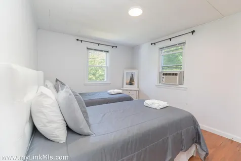 124 Skiff Avenue Vineyard Haven MA 02568