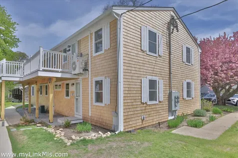 124 Skiff Avenue Vineyard Haven MA 02568