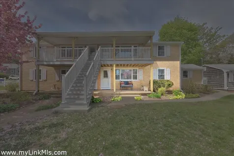 124 Skiff Avenue Vineyard Haven MA 02568