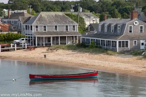 124 Skiff Avenue Vineyard Haven MA 02568