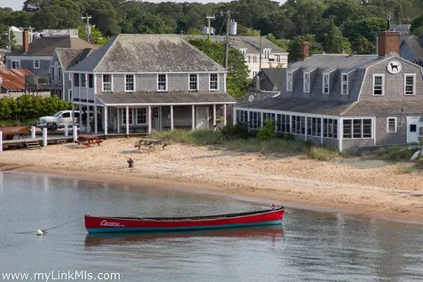 124 Skiff Avenue Vineyard Haven MA 02568
