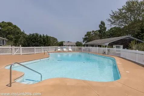 124 Skiff Avenue Vineyard Haven MA 02568