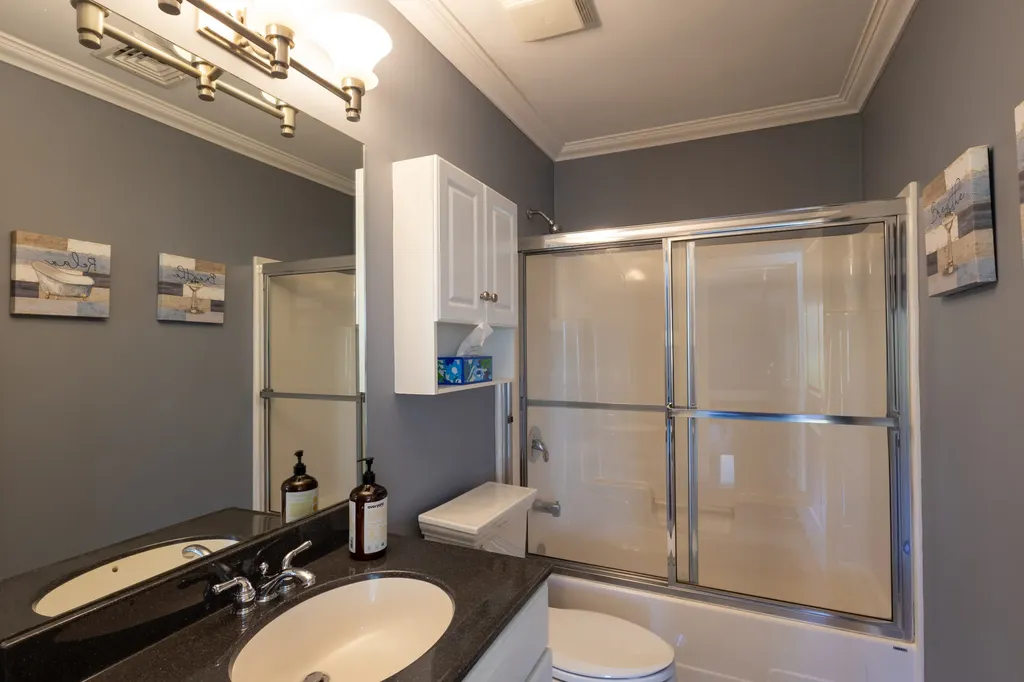 11 Oak Lane West Tisbury MA 02575