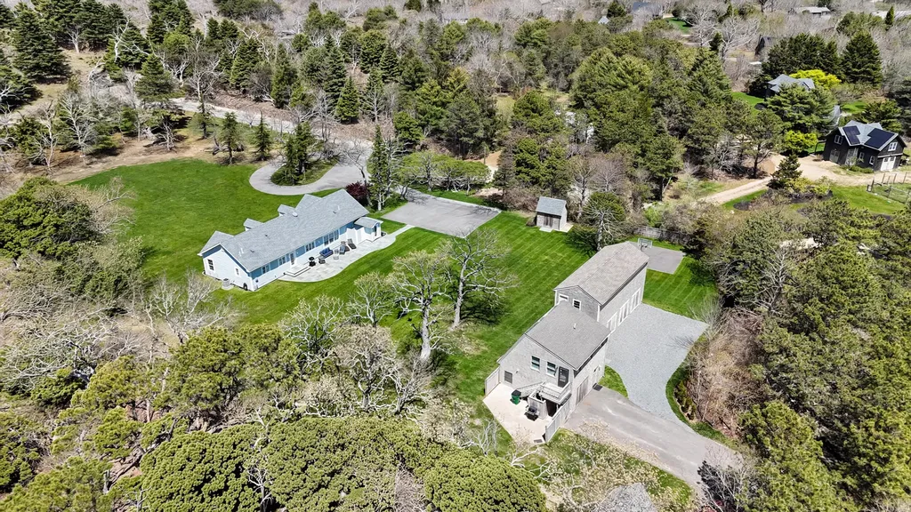 11 Oak Lane West Tisbury MA 02575