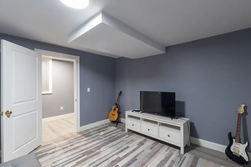 11 Oak Lane West Tisbury MA 02575