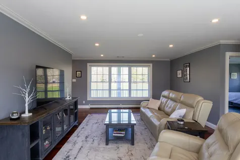 11 Oak Lane West Tisbury MA 02575