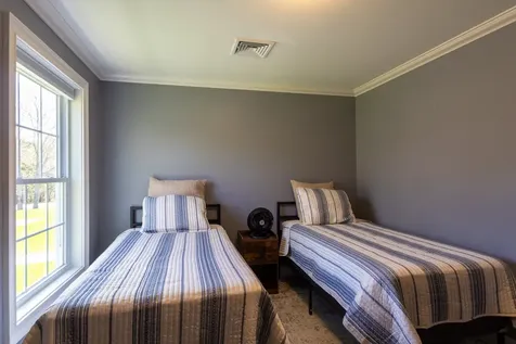 11 Oak Lane West Tisbury MA 02575