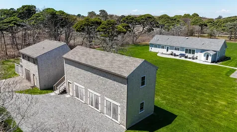 11 Oak Lane West Tisbury MA 02575