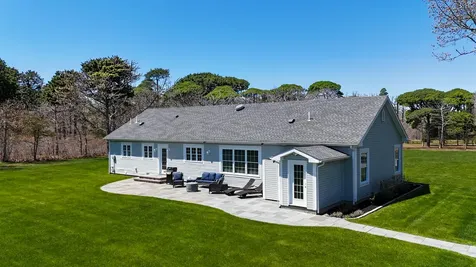11 Oak Lane West Tisbury MA 02575